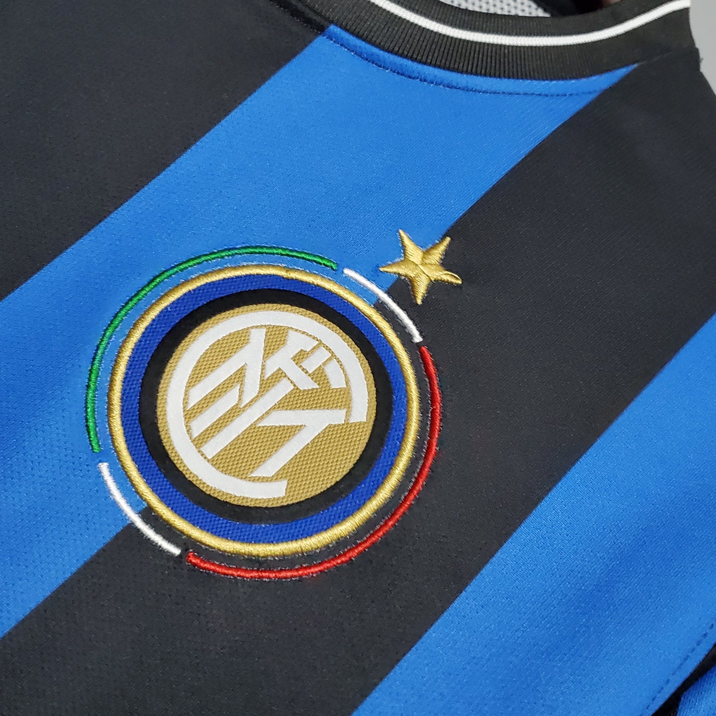 CAMISETA RETRO INTER DE MILAN 2010