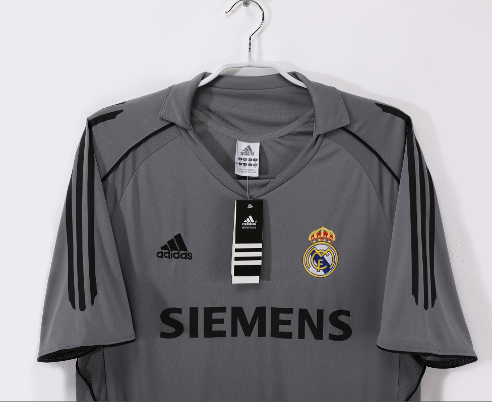 REAL MADRID 05/06 RETRO SHIRT