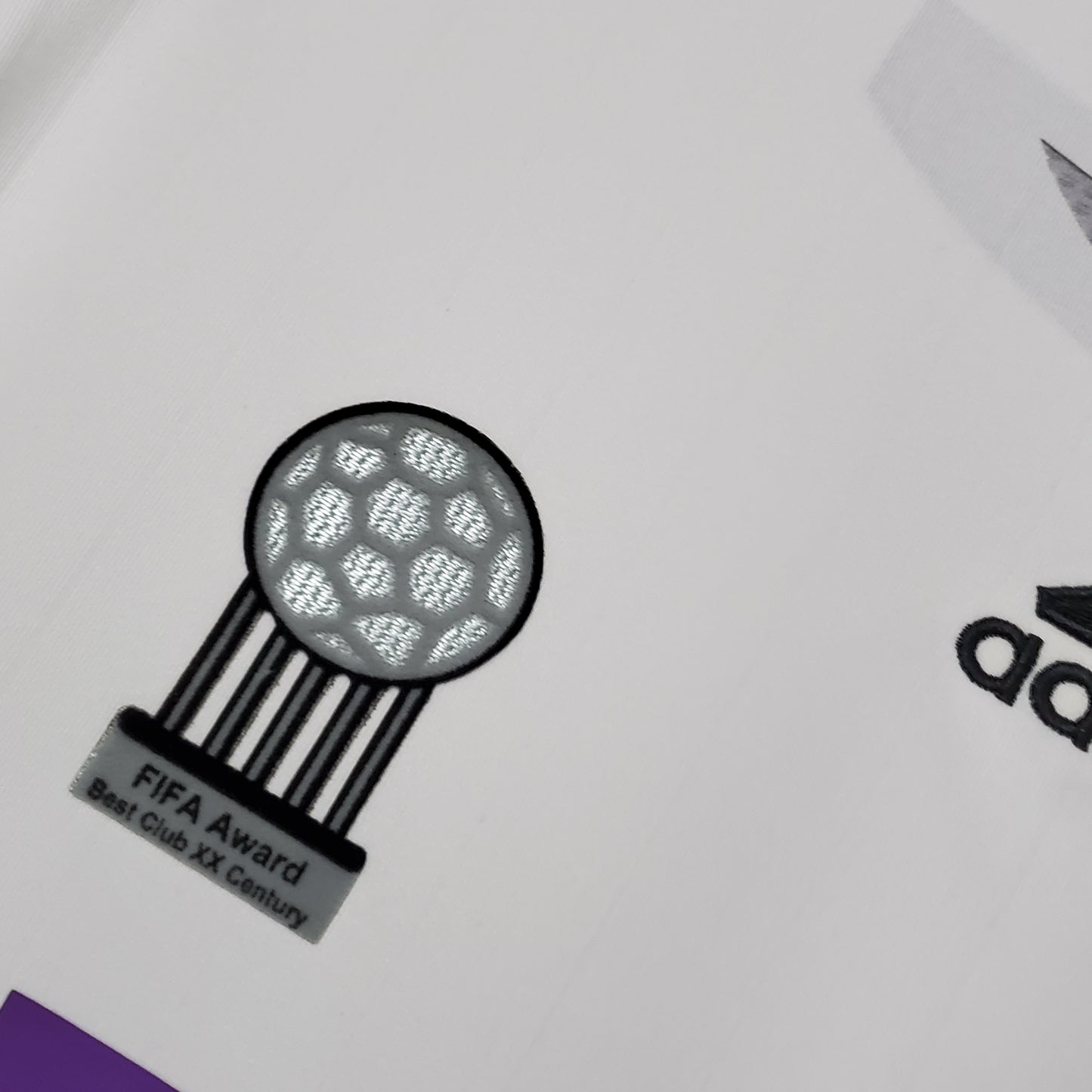 CAMISETA RETRO REAL MADRID 06/07