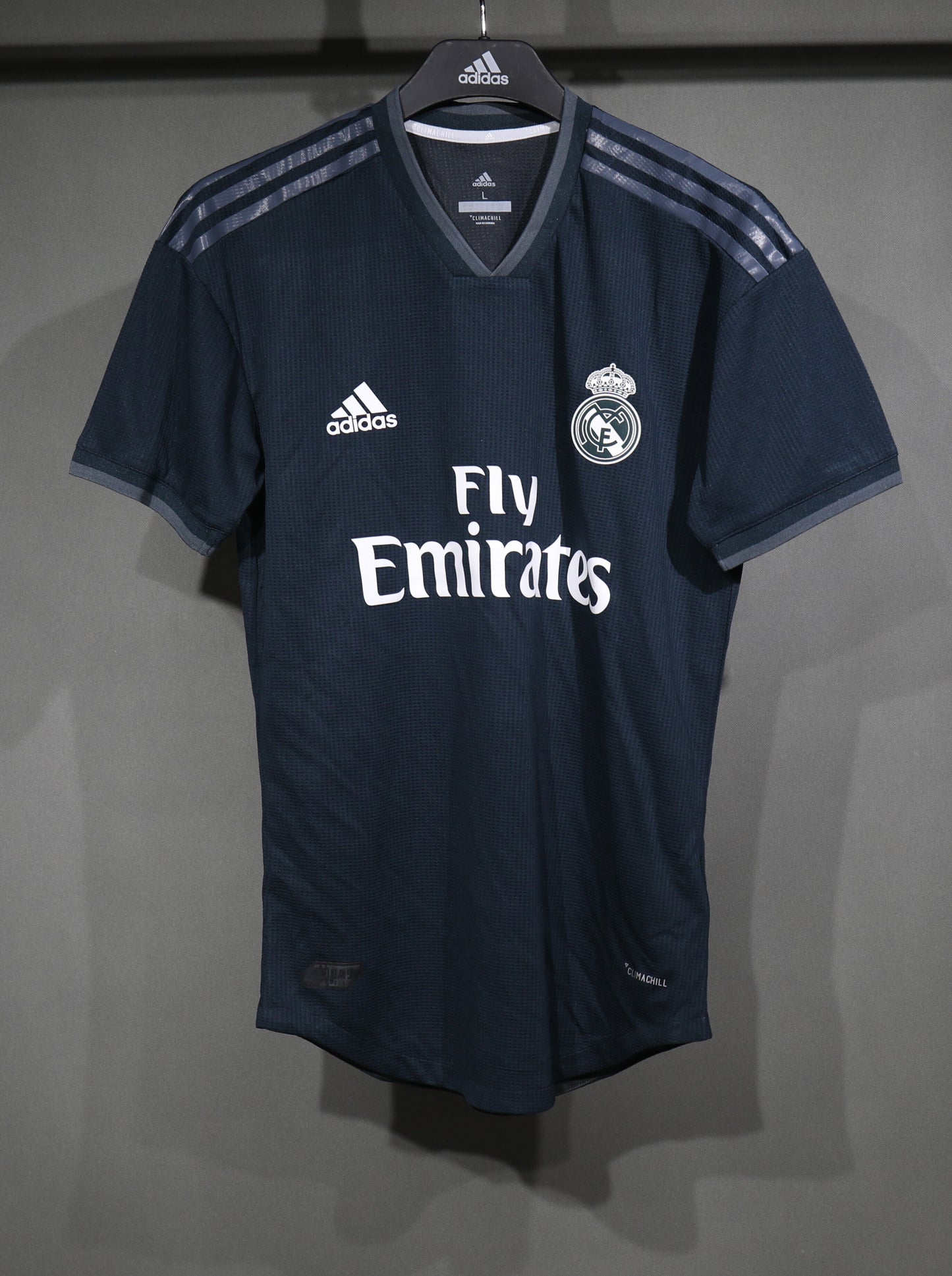 CAMISETA RETRO REAL MADRID 2018/19
