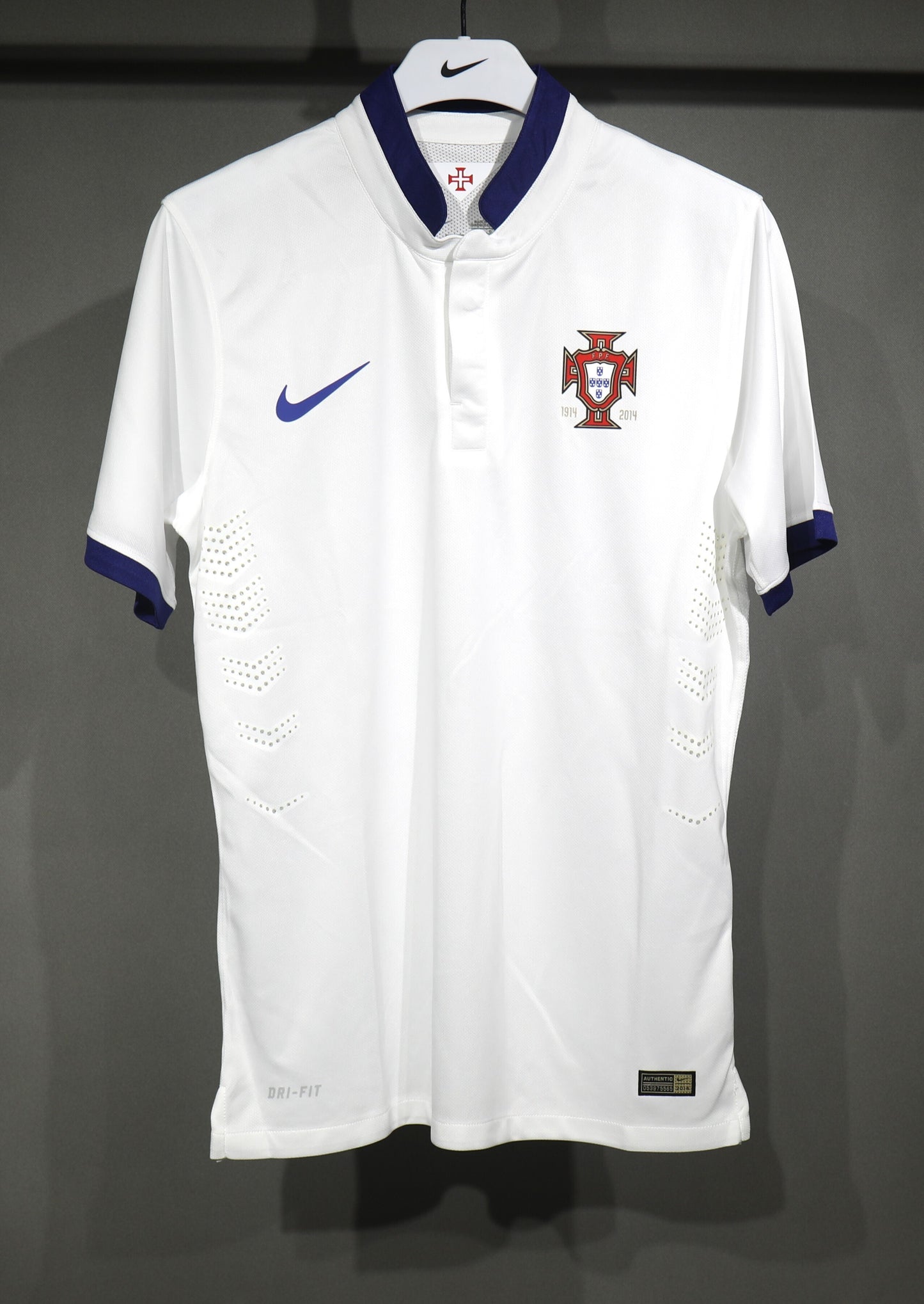 CAMISETA RETRO PORTUGAL 2014